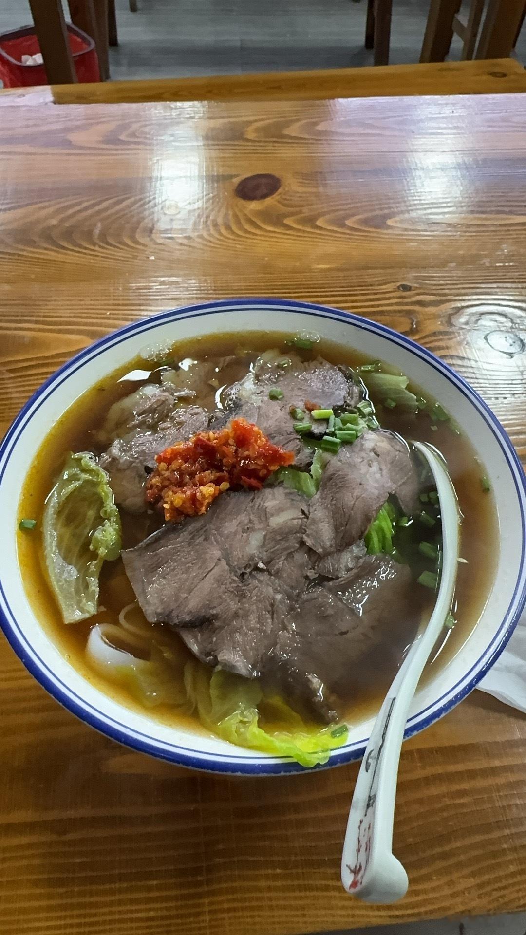 在广东福建游荡了一个多月，回到北京，突然脑子里浮现一个念头。北京真的有一种魔力：