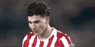 阿根廷小蜘蛛成为任意球的高手，足以见当今足坛的人才凋零！任意球是足球场上建功的重