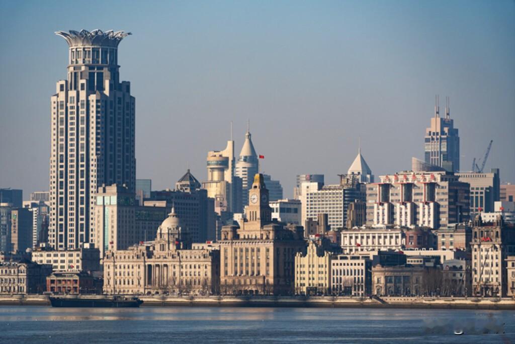 拍一张你的城市美景 上海的风景，那真是让人沉醉。外滩的万国建筑，在夜晚灯光的映照