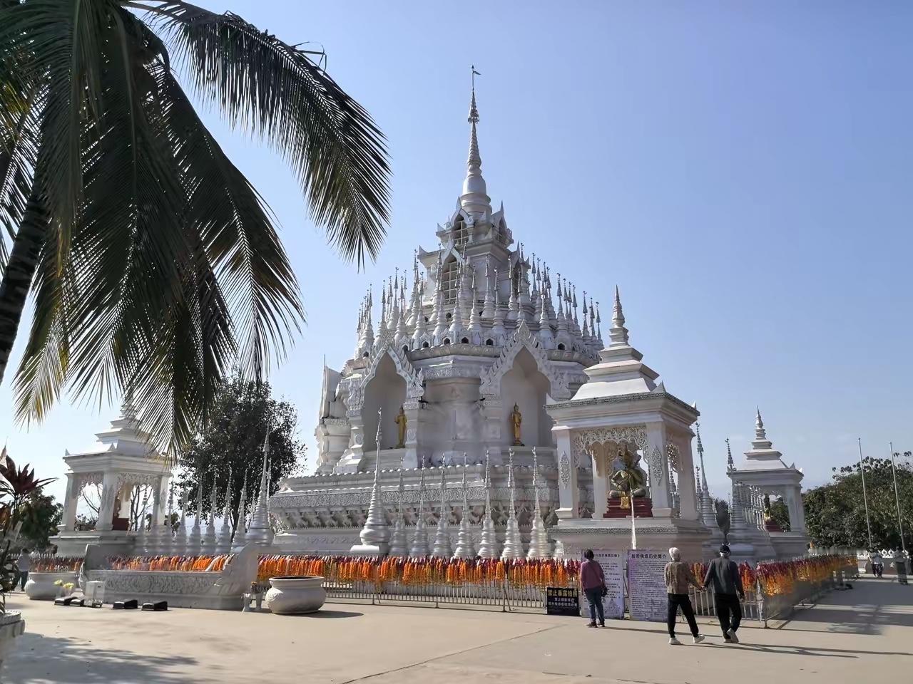 伊朗救了美国一命。说实话，伊朗这一次强力反击，把美国也算是打回了原形。正是这种强