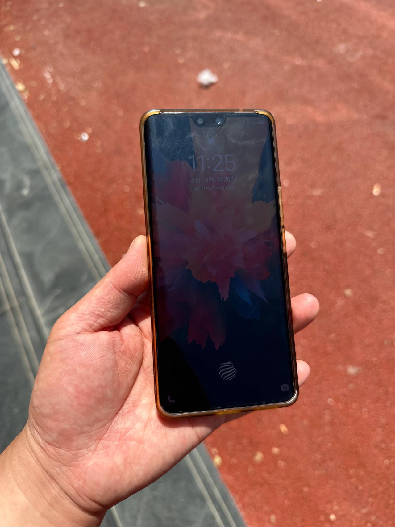 给我爸的vivo S12 Pro预约了免费贴膜，他还不知道在vivo体验店贴膜不