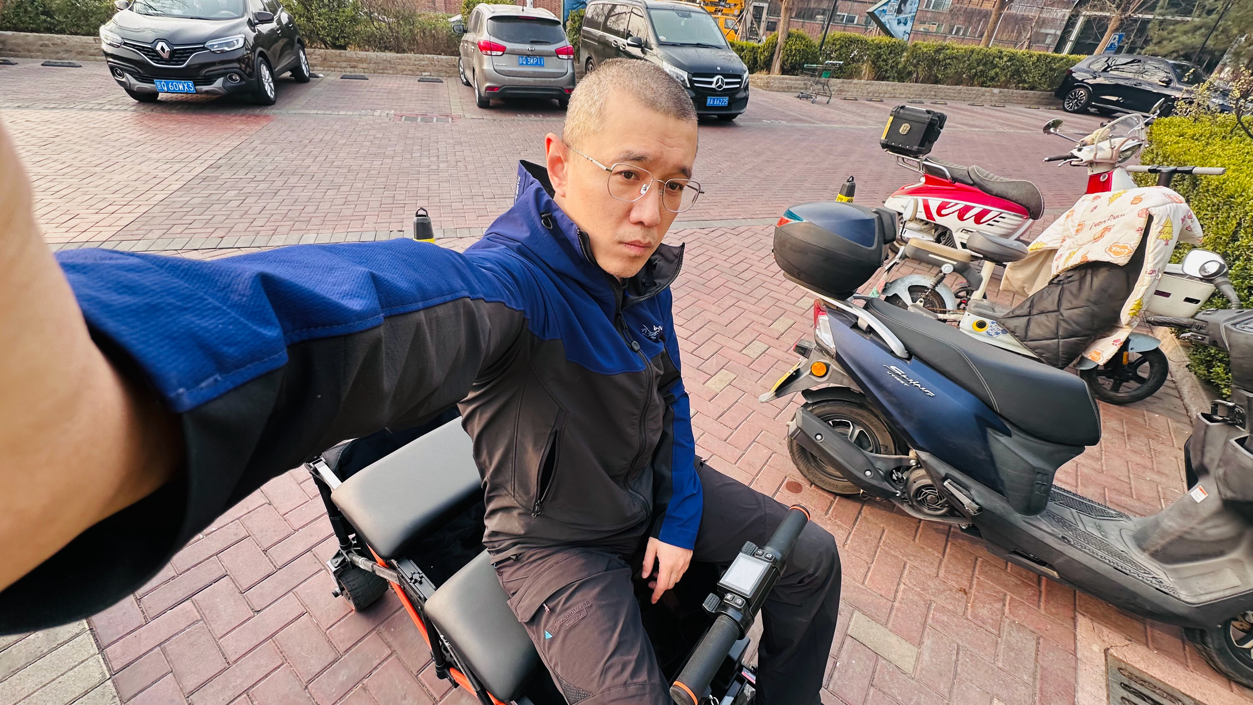 你们一到春天一个个的开敞篷出门我也开敞篷出门了 别不正经说车