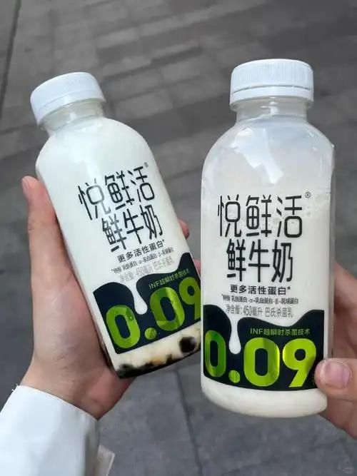 [微风]拆解奶茶店隐藏营销套路！遍地可见的悦鲜活空瓶不是用料诚意，全是商家镀金牟