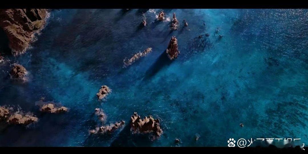 赵露思叫鹿晗哥，竟然喊“哥”还谢谢鹿哥宣传，还强调哥是尊称。 ​​​