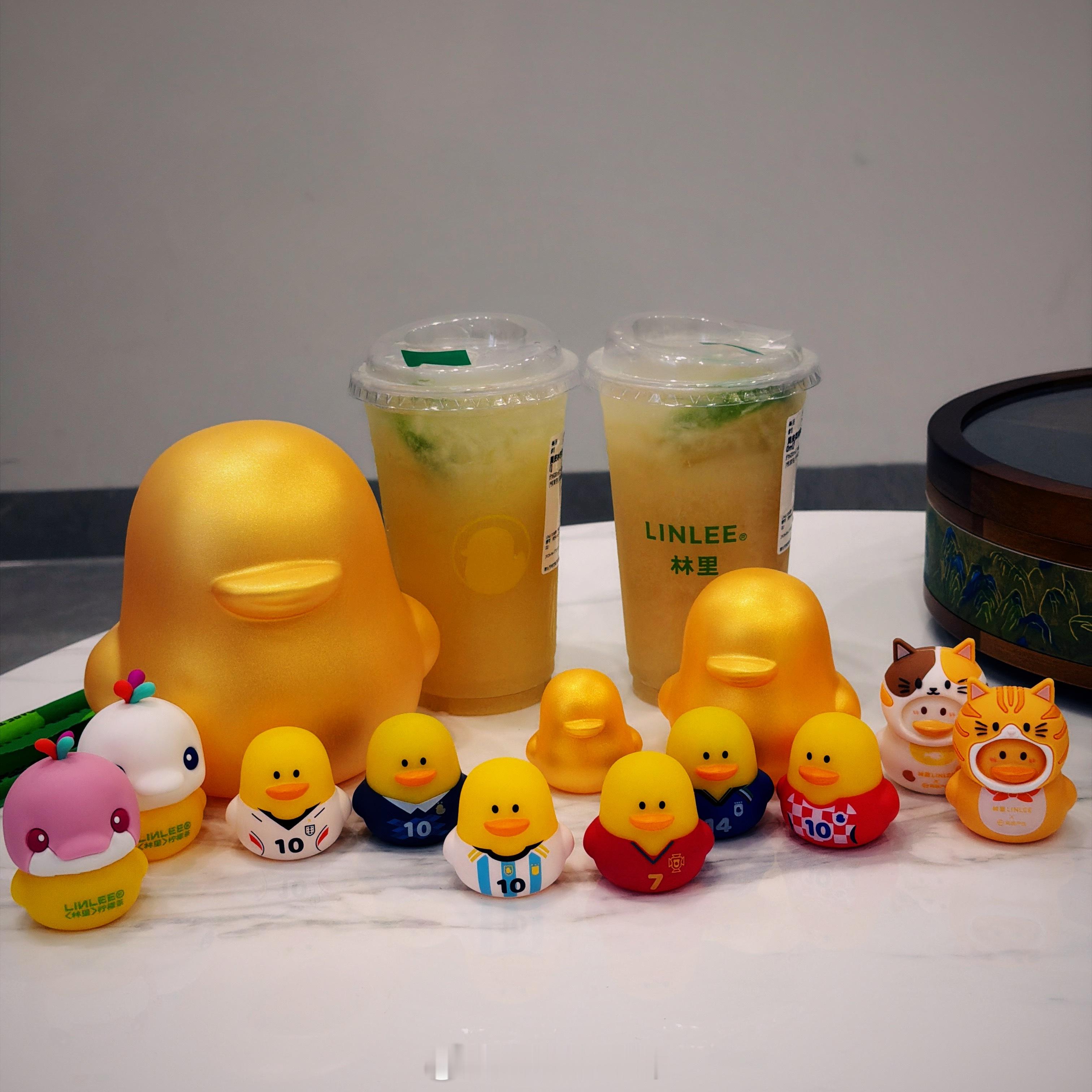 球迷今日圆满打卡LINLEE！等了超久的黄皮冰柠茶终于升级回归，果香浓郁冰爽解腻