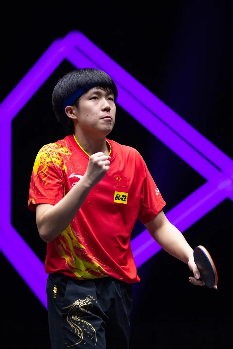 王楚钦已成为国乒绝对的领军人物
昨天晚上国乒优秀队员王楚钦大战小勒布轮，经过六局