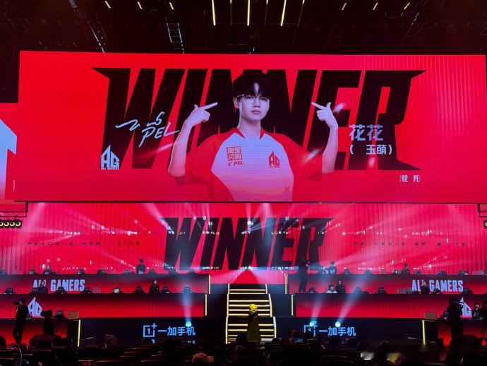 AG关键一鸡 AG没有被之前的结果影响，坚持做好每一步操作，这场吃鸡就是最好的回