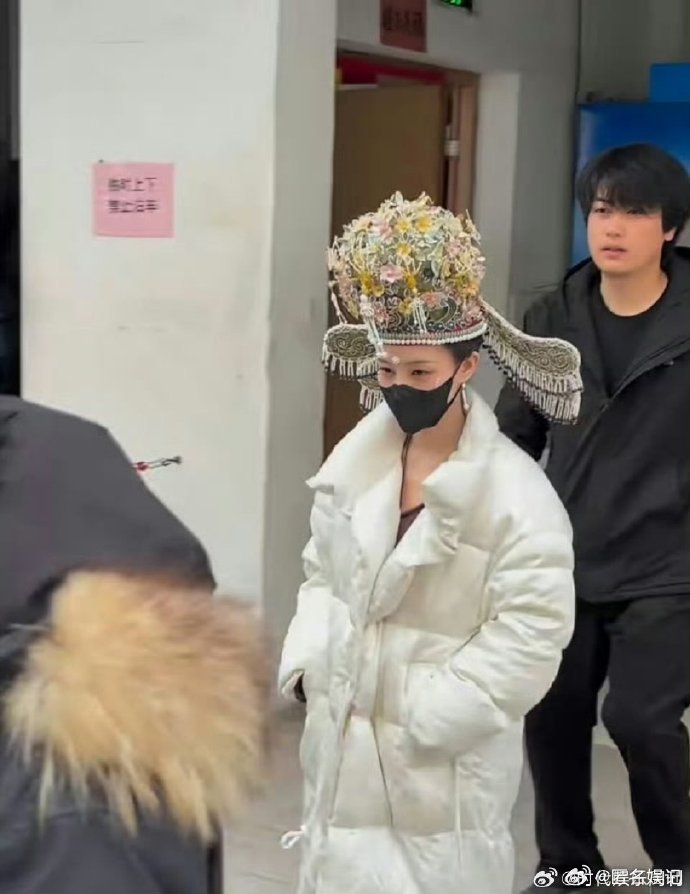 李一桐金枝妆造还原度从头饰到气质全贴合，这才是古装剧该有的样子！李一桐金枝妆造一