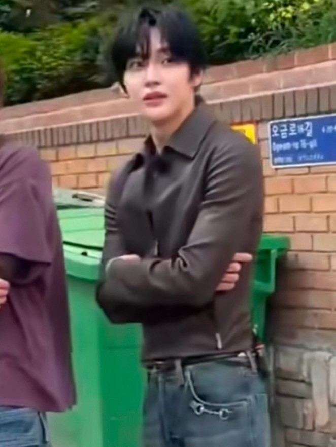 章昊和朴元彬两位六男一身着同款CUCCI 外套谁win了？ 