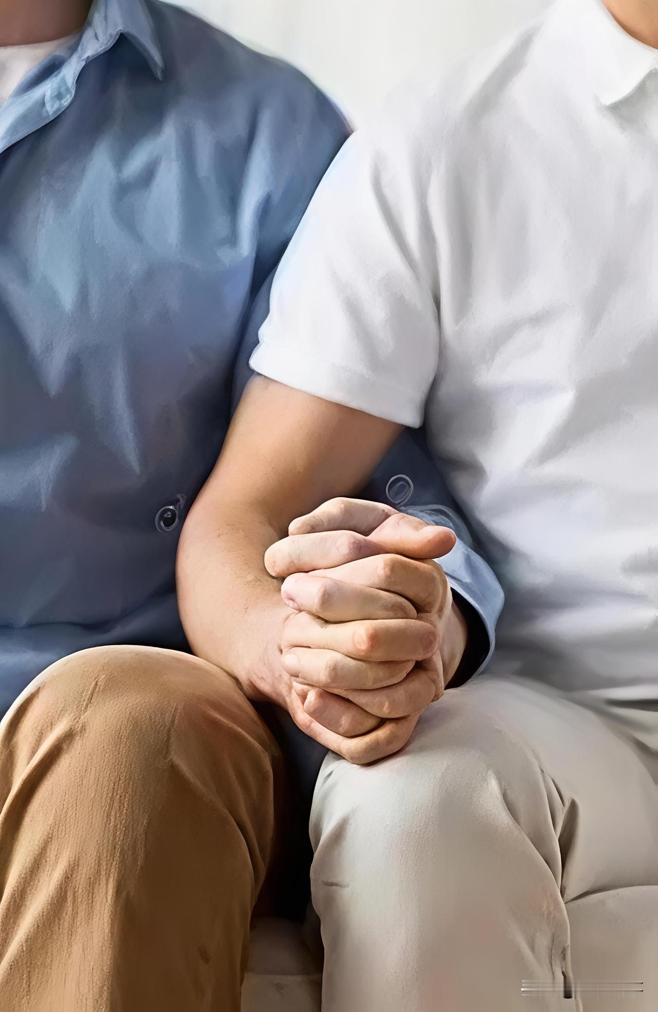 “这就是抱有侥幸的下场。”一男子自称自己的是同性恋者，从大二开始，他便频繁通过交