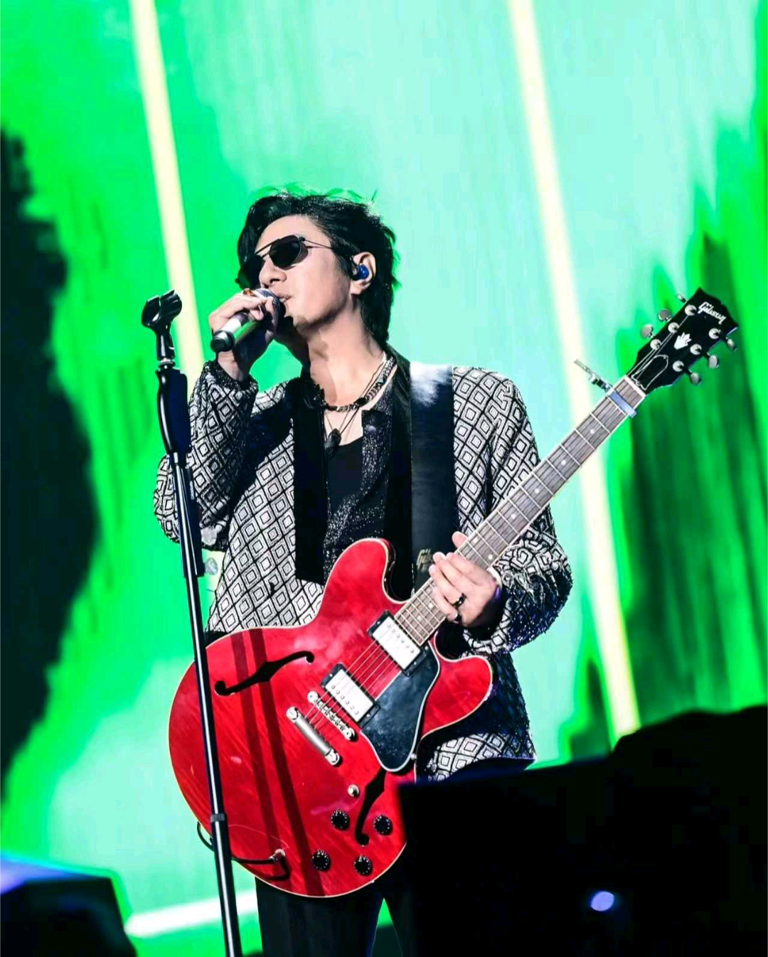 从石家庄出发，高铁2小时到唐山。4月底的周末，约上几个喜欢老舅的朋友，一起去唐山