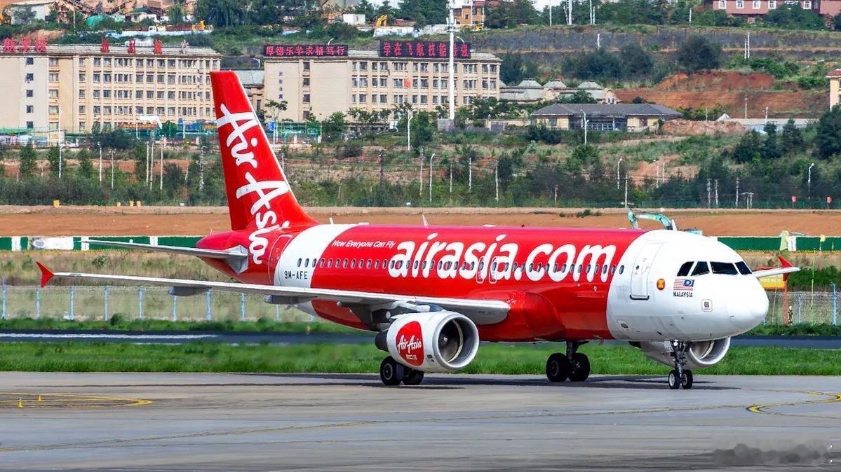 多条东南亚航线突然取消原因曝光 “五一”假期将至，不少人早早订好机票酒店准备出游