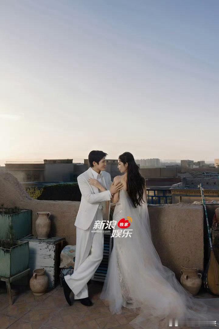 麦迪娜刚办完婚礼就来提车了麦迪娜婚礼后首次公开亮相🥳属于生活的小仪式感，婚礼结