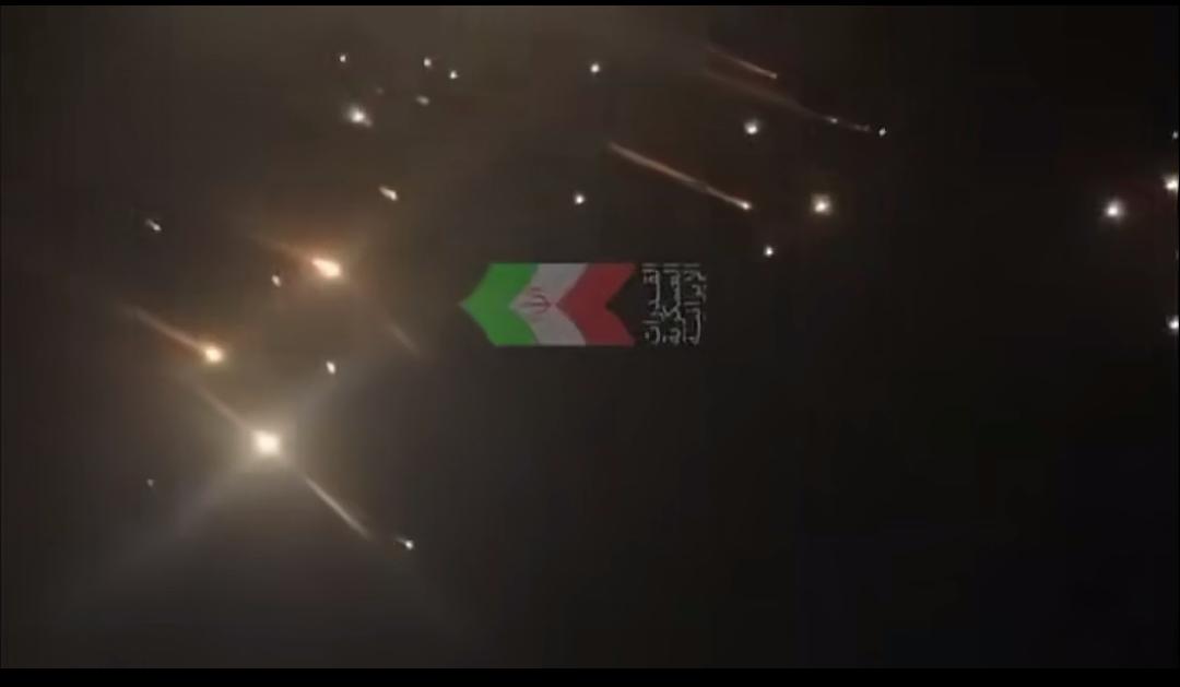 感谢朗朗榜一大哥在我们元宵佳节到来之际刷的大烟花🎆，这应该是我们见过最昂贵的烟