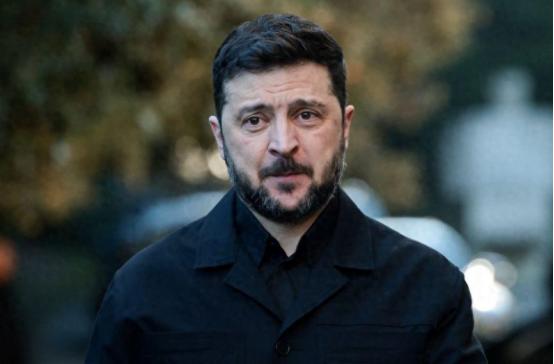 放弃加入北约和总统之位，泽连斯基已经认命，欧洲还在忙着上桌
 
“把宪法里的夙愿