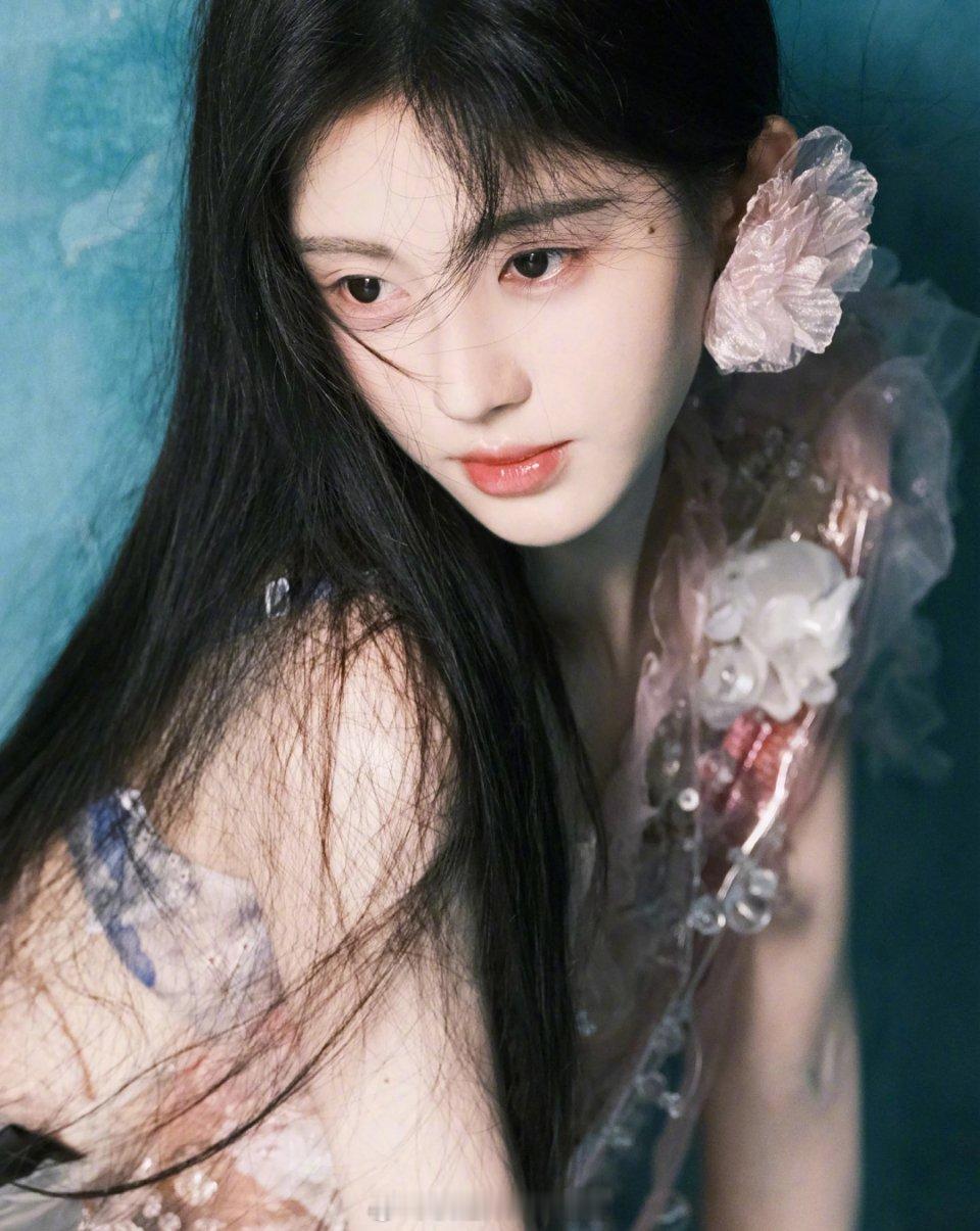 期待鞠婧祎越来越优秀啊[打call] ​​​