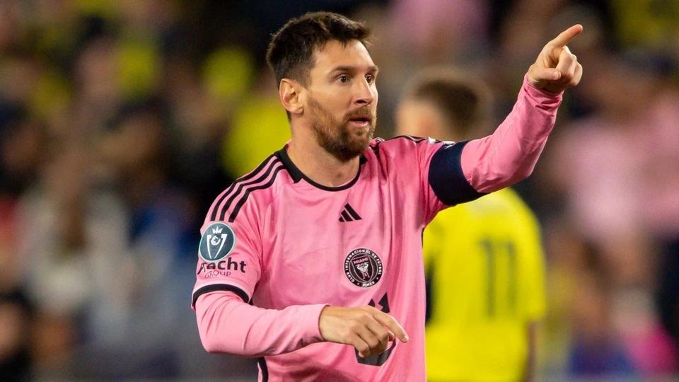 皇家马德里传奇球星劳尔近日在接受采访时出人意料地表示，阿根廷球星梅西是他职业生涯