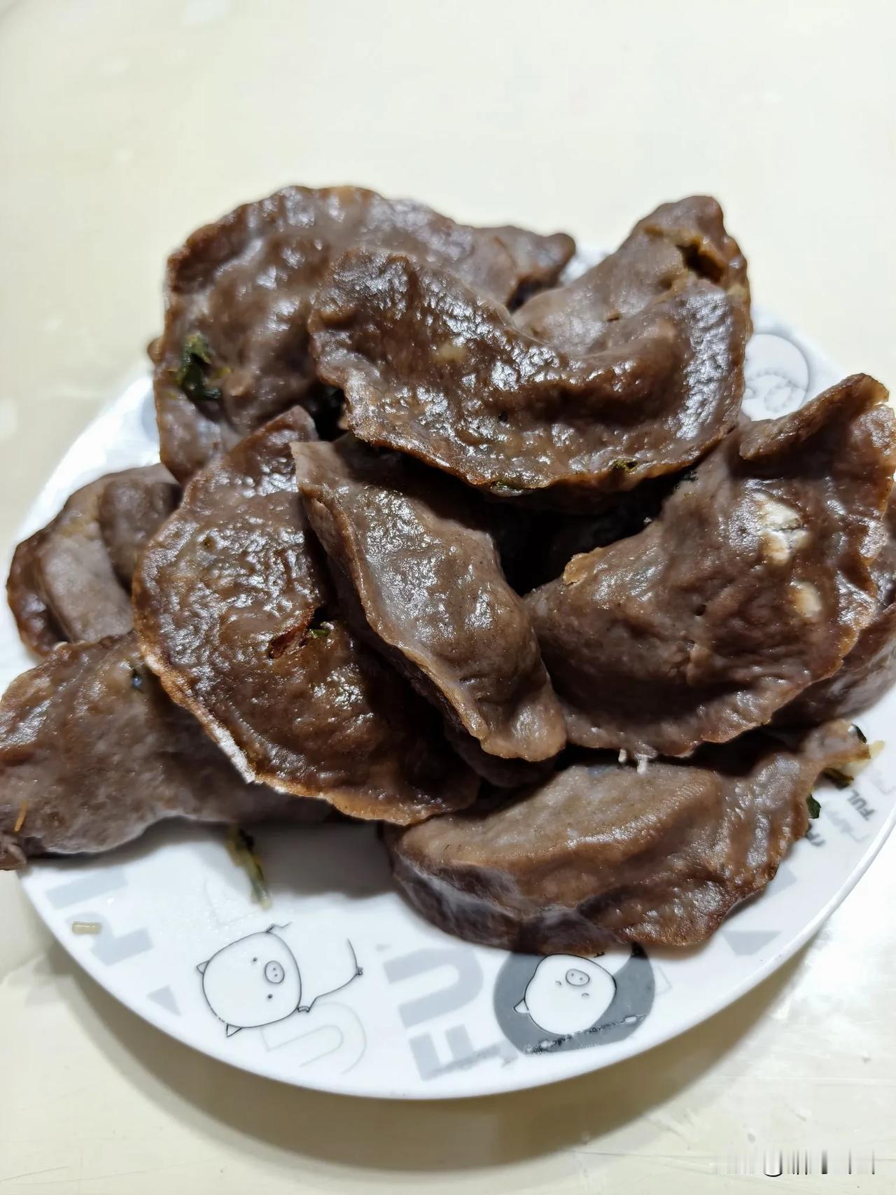 今晚的饭，主打一个不讲规则，误打误撞，随时准备翻车。

今天的晚饭，本来想热两个