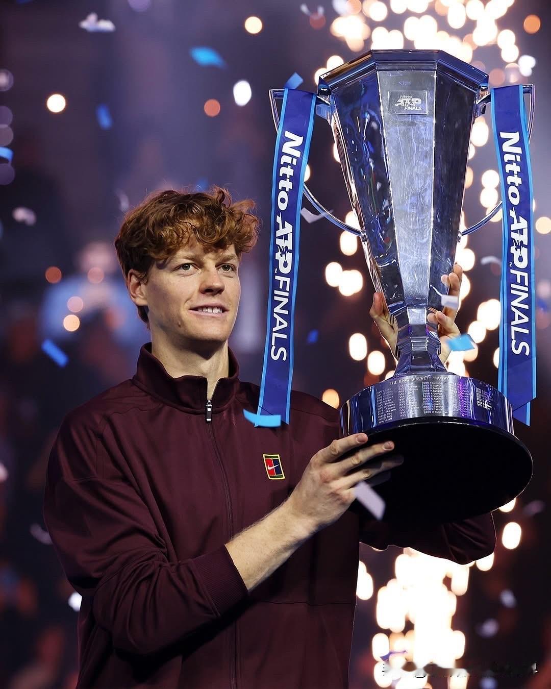 2025年ATP巡回赛最佳胜率排行前三：

🥇扬尼克·辛纳 (54胜6负，胜率