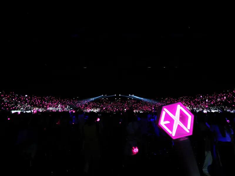 EXO携《REVERXE》强势回归，时隔两年六月再次站在K-POP巅峰，引发全球