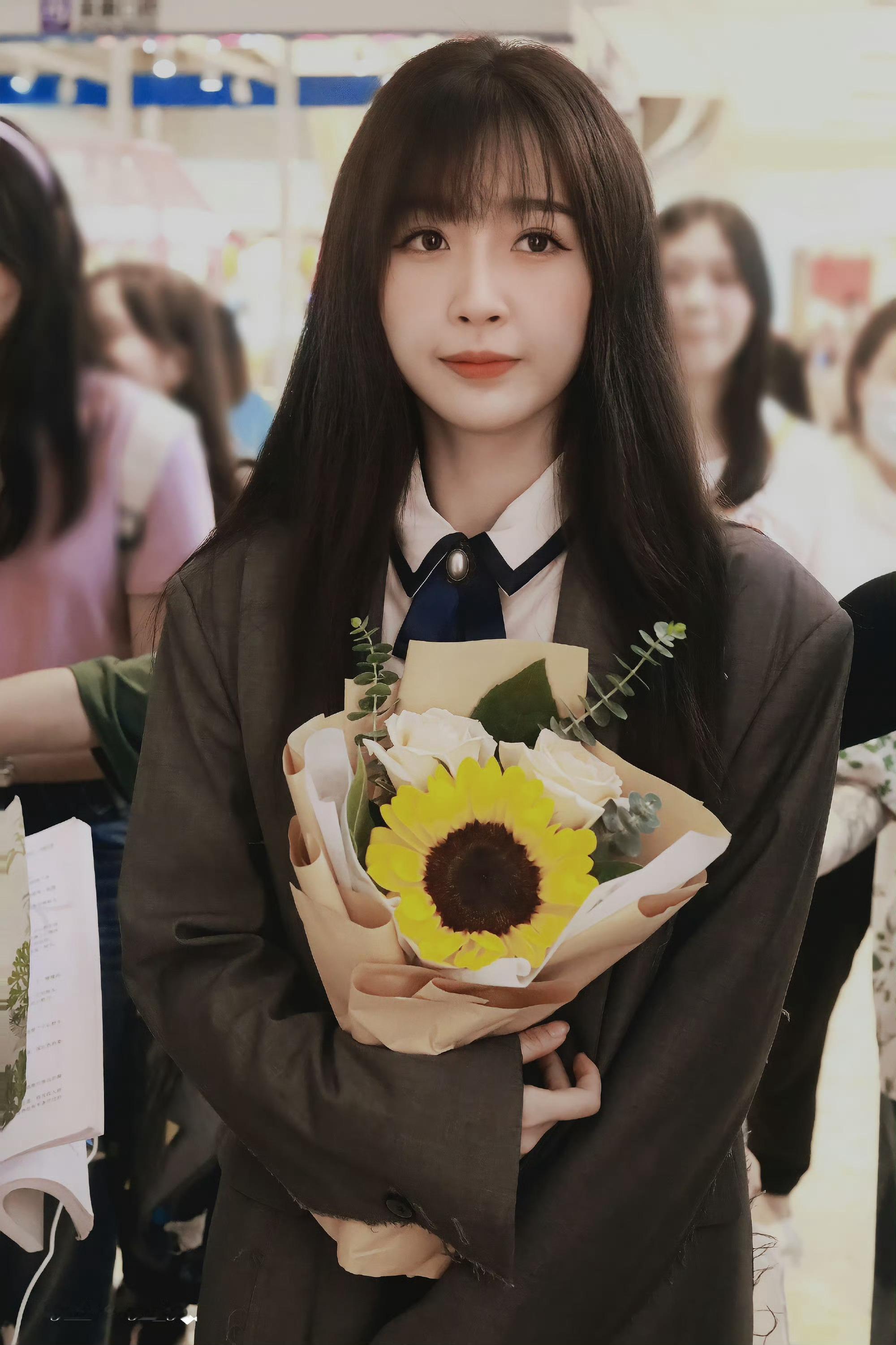 月月布雷虞书欣的来 