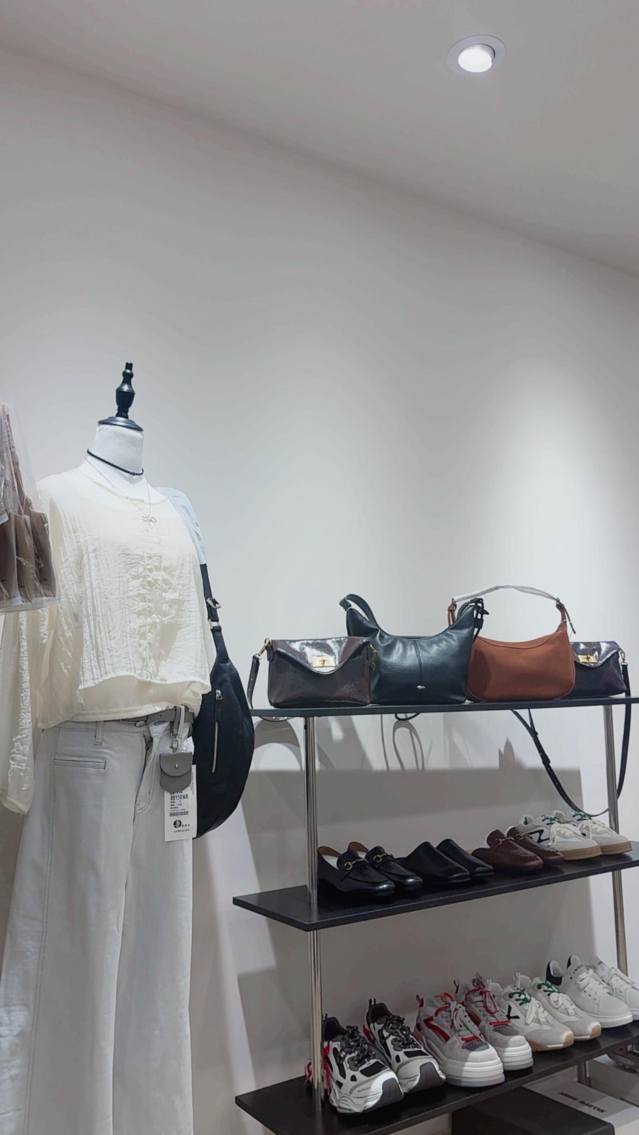不纠结，我有多努力我自己知道…哪怕…不用怕哪怕！服装店日常