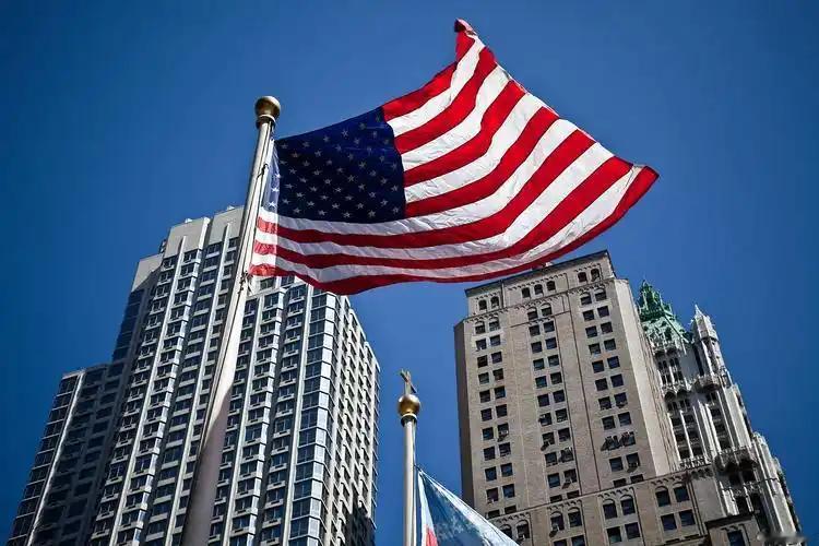 美国为何没有贪官？不是没有，是因为美国从制度上消灭了贪官，就连贪污都是合法的。