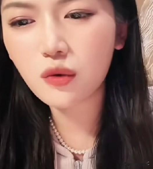 3岁孙女见他就哭就跑！草帽姐女儿反问网友:这也能演出来？

草帽姐女儿说:“昨天