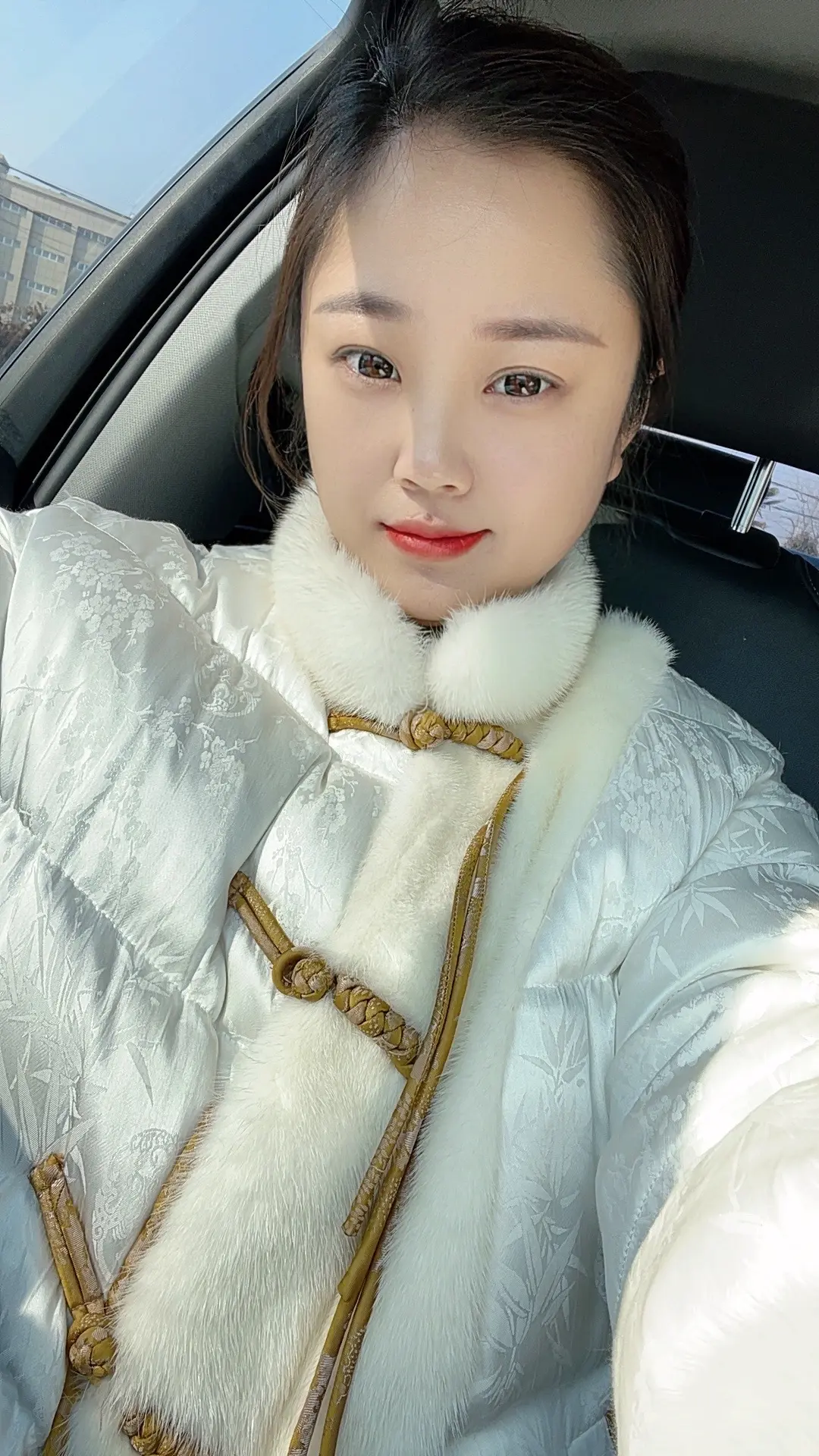 你需要反省的是自己的眼光和见识，而不是怀疑自己的真诚和善良