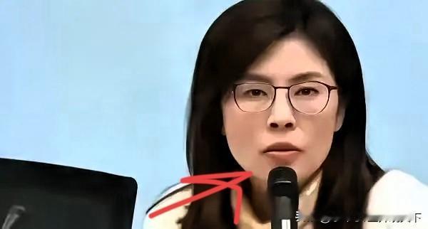 真是没想到
省时事评论员郑丽文竟抛出这么犀利的问题



郑丽文省时事评论员，发