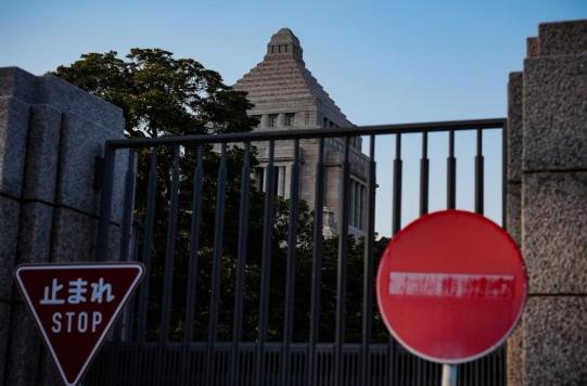 有人让我谈谈日本的事，我拒绝了。
 
如果中国主流哪一天谈及日本，那只有一种可能