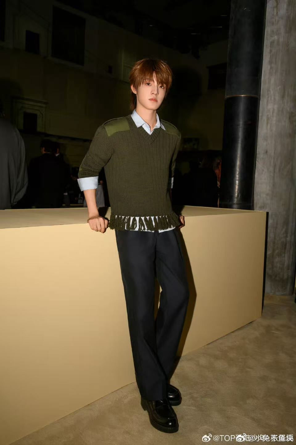 张泽禹舞狮路透 没想到张泽禹和舞狮这么适配，路透里状态超好，又帅又有活力，传统文