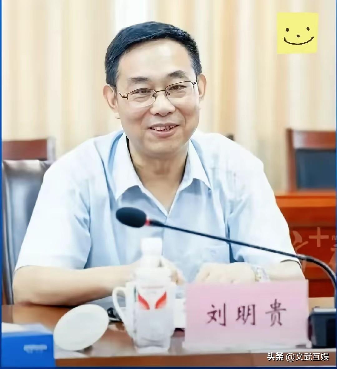 3月18日广东通报，让人脊背发凉！
手握教育资源的高层，竟踩碎育人底线。
家长的