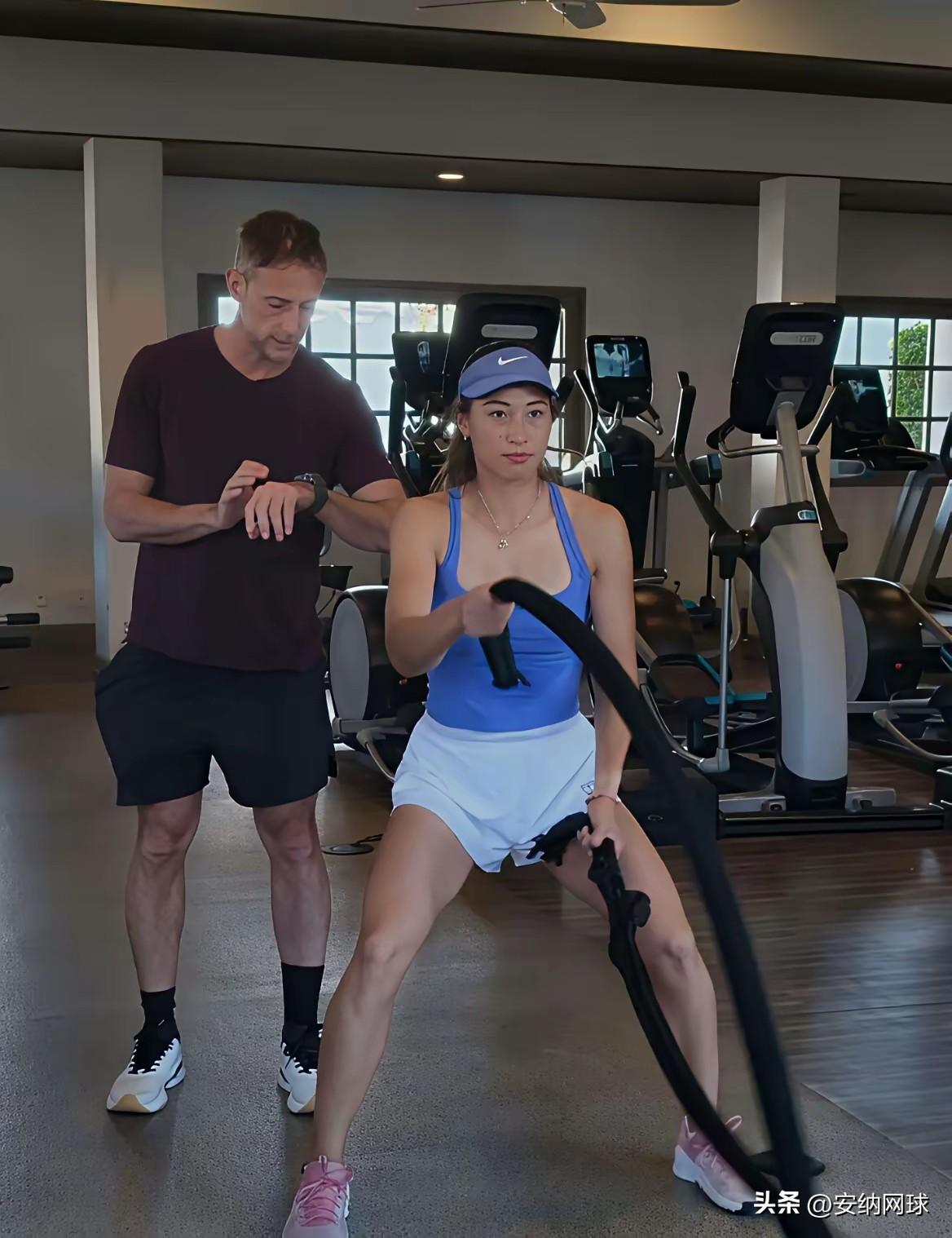 🇨🇳郑钦文在🇺🇸印第安维尔斯训练时
陪着她的是🇨🇾巴格达蒂斯

🇨