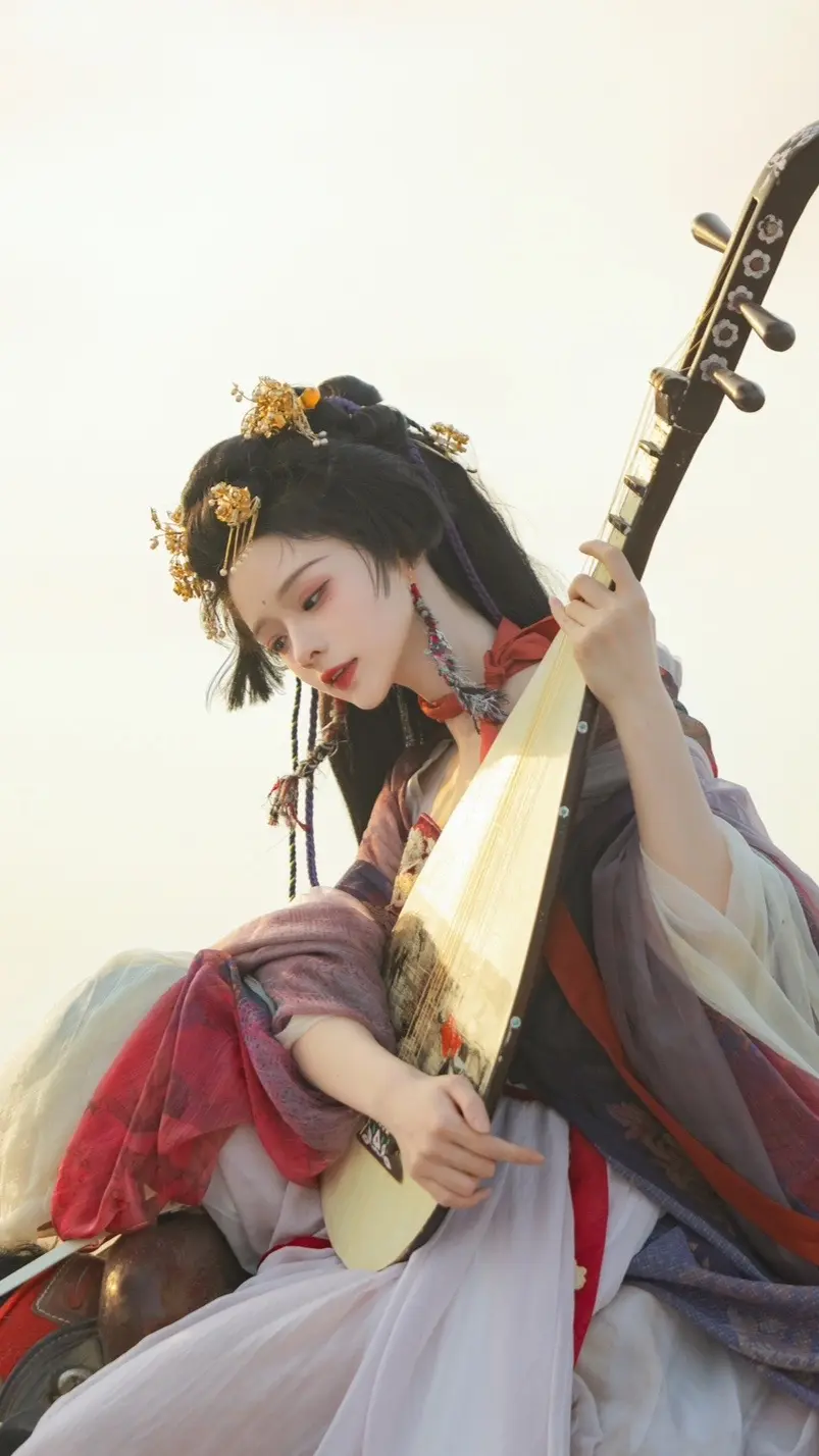 “痴心与谁寄 妾身无缘旧命。”