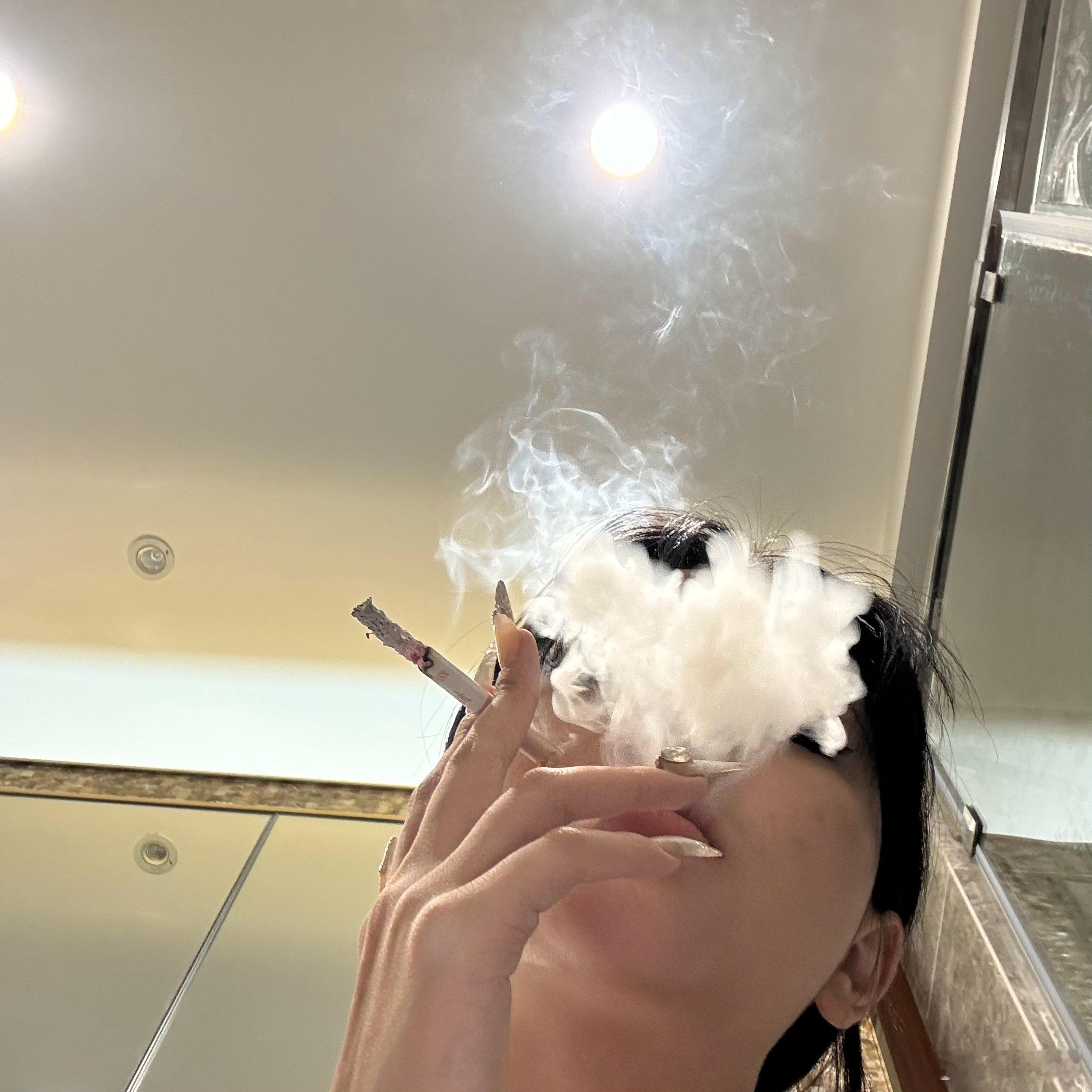 [融化]我真的天天打包客服拍摄选款拍视频剪辑 学习做功课 找感觉 订购 售后打包