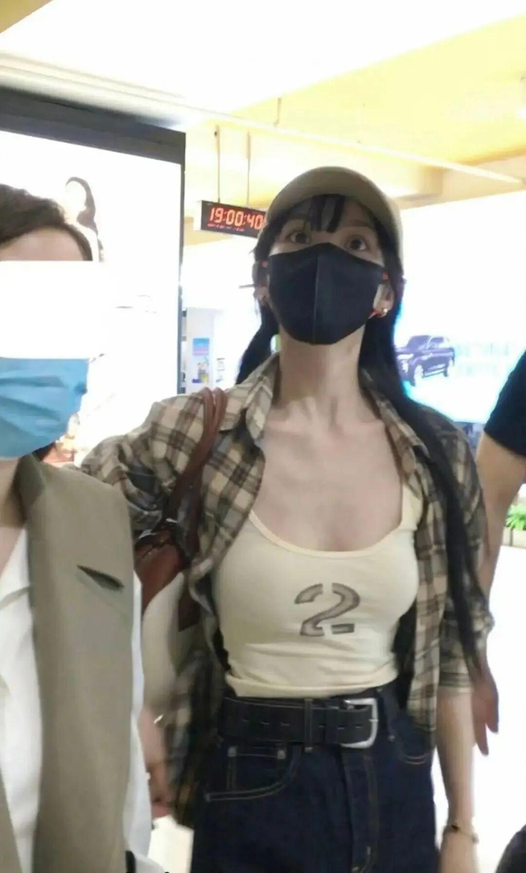 田曦薇的轻纱造型，简单却很有辨识度