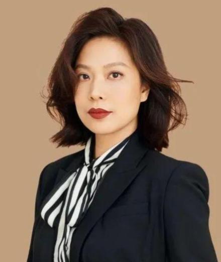张丹丹，北京大学经济学教授、博士生导师、长江学者，公开称灵活就业是一种福利。汤家