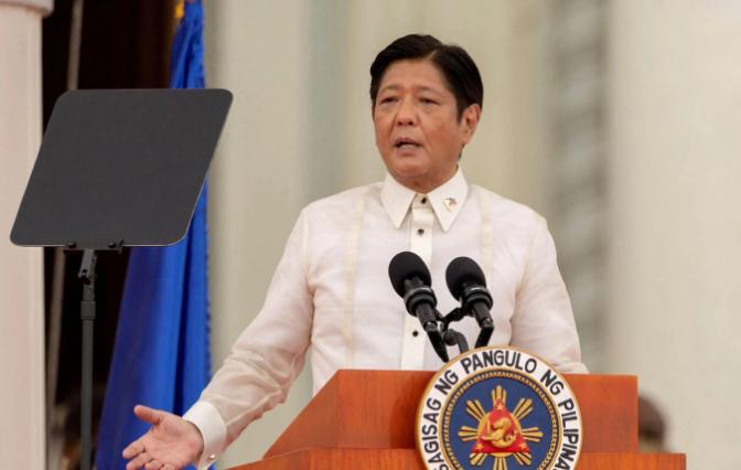 比日本、韩国还惨的国家出现了，菲律宾总统宣布紧急状态。

多家外媒分析认为，由于