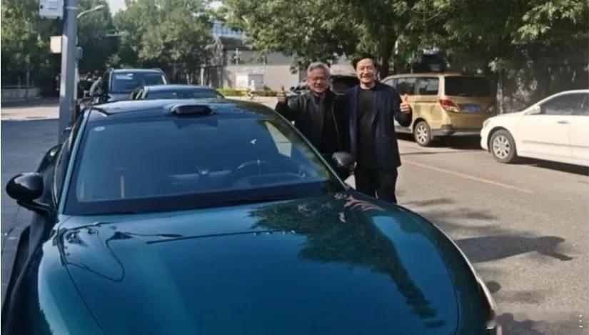 黄仁勋也想买一辆小米 中国电动车在全球范围内的竞争力毋庸置疑。在一众粉丝的清单里