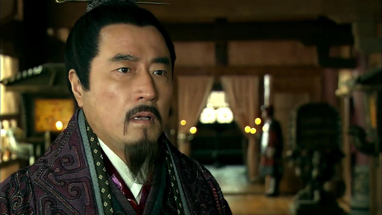 萧何明明是县里的二把手，办事公道，人缘极好，反观刘邦，只是个小小的亭长，整天游手
