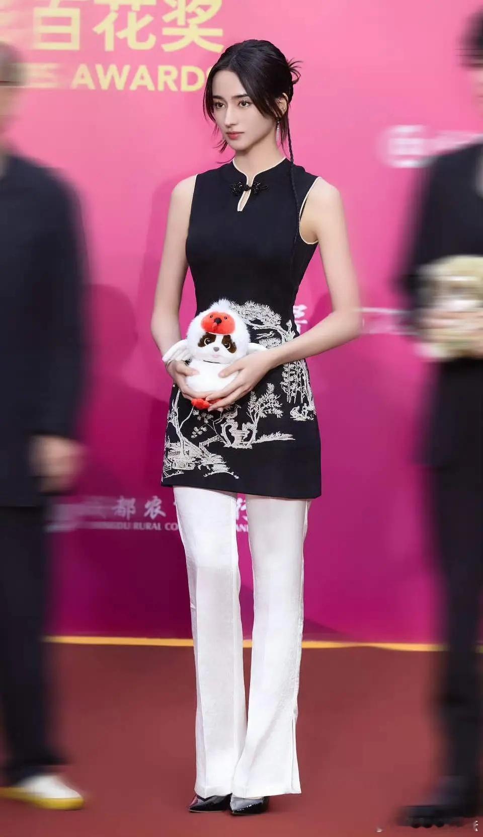 李宛妲的脸好美好能打 ​​​