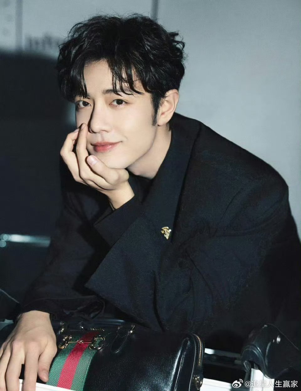 曝十日终焉领衔主演艾米艾米挺可爱的，演技也在可以，怎么就不能给年轻演员机会了