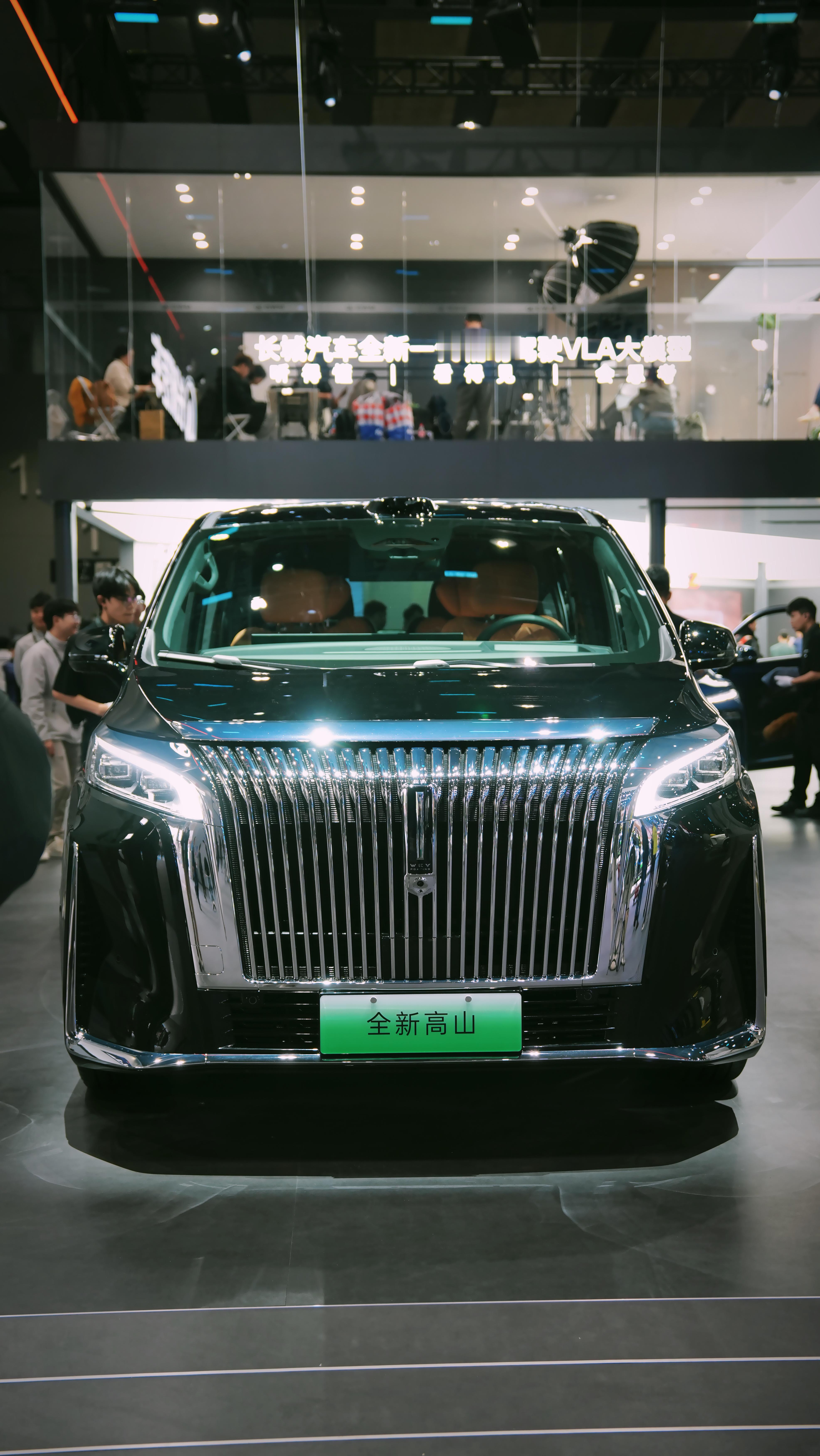 广州车展最后一条微博给魏牌，这次最大亮点是VLA大模型首次在魏牌新车推送上车，如