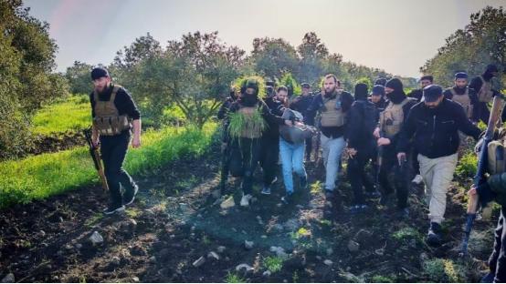 黎巴嫩真主党火箭炮刚秘密进入以色列军队侧面，准备火箭炮覆盖急袭！
 
熟悉近期局