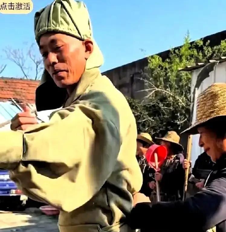 横店的墙根下，每天都有团队解散。
但这一个，值得所有内容创业者凌晨三点睡不着时，