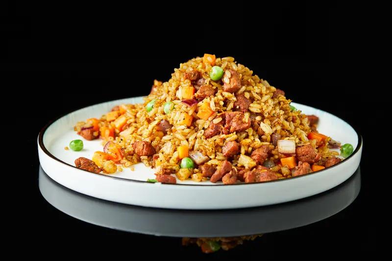 广东一男子将几天前冷藏的米饭做成炒饭，吃完严重休克、内脏衰竭。医生：蜡样芽孢杆菌