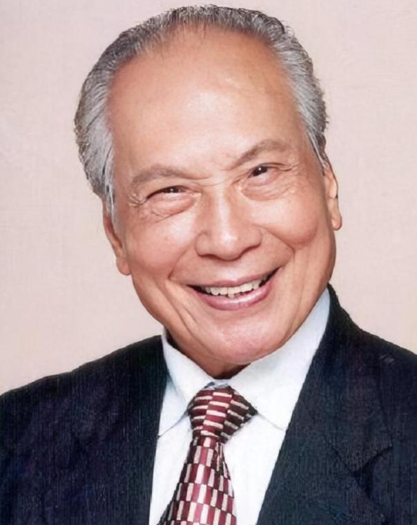 1964年，曹达华在澳门赌场贵宾厅里，输掉了3亿身家，放现在值1500亿，赌王何