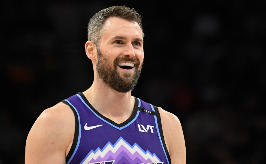 NBA常规赛，爵士加时127-128惜败魔术。乐福赛后谈到了球队这赛季的一些变化