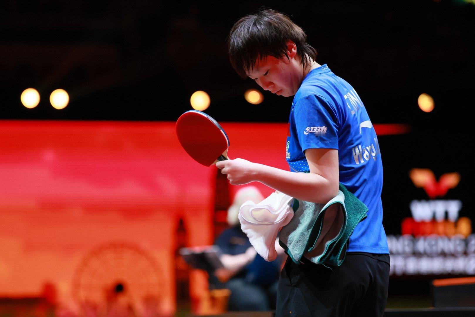 251212香港总决赛女单1/4决赛 | 中体2王曼昱wtt单打第100胜wtt